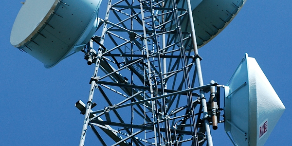 cell-tower-with-microwave